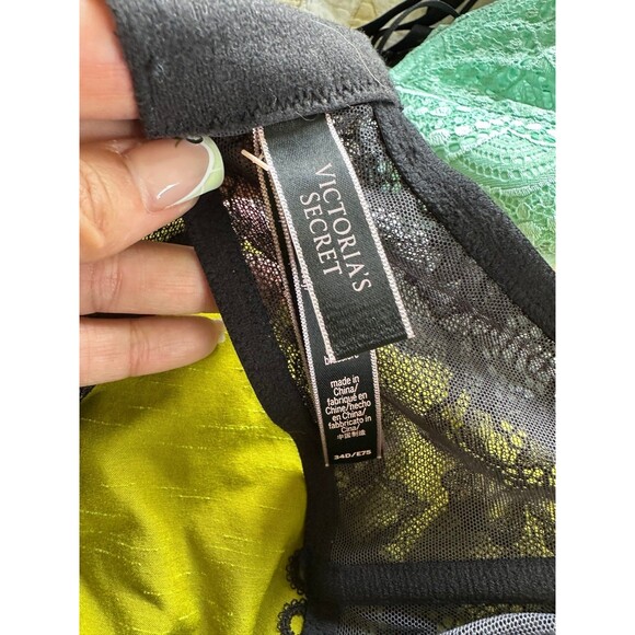 NWOT Victoria's Secret Very Sexy Lace Unlined Halter Wired Bralette 34D - Picture 4 of 6